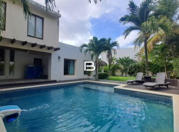 Casa · 540m² · 3 Recámaras · 4 Estacionamientos · Casa en Cancún