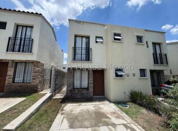 Casa en condominio de 2 habitaciones, El Marqués · Casa en Renta en Capital Sur