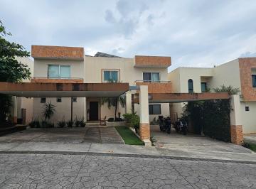 Casa en condominio de 5 habitaciones, Solidaridad · Casa en Renta o Venta – Residencia de Lujo en Fraccionamiento Ximbalkin