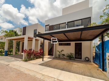 Casa · 261m² · 3 Recámaras · Casa en Venta con Hermosa Vista en Cancún