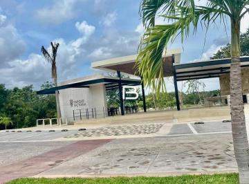 Terreno / Lote · 180m² · Precio de Oportunidad Terreno Esquinado en Venta en Residencial Lausana Cancún
