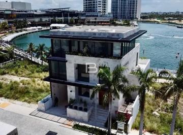 Casa · 673m² · 4 Recámaras · 4 Estacionamientos · Puerto Cancún La Marina Casa en Venta