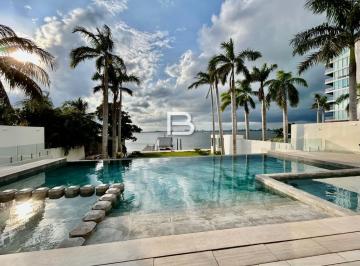 Casa · 1700m² · 5 Recámaras · 10 Estacionamientos · Mansion en Venta en Isla Dorada Cancún