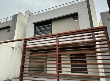 Casa · 200m² · 3 Recámaras · 2 Estacionamientos · Casa en Renta Apodaca