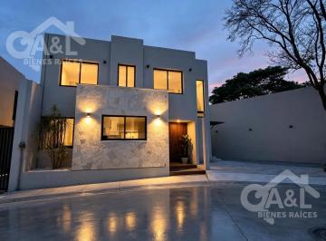 Casa · 172m² · 4 Recámaras · 1 Estacionamiento · Casa en Venta en La Finca de Las Cumbres Recamara Planta Baja