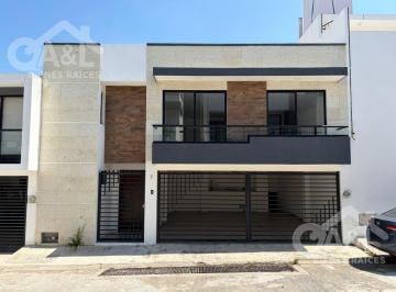 Casa · 200m² · 3 Recámaras · 2 Estacionamientos · Casa en Renta en Fraccionamiento Imperial de Las Ánimas