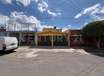 Casa · 155m² · 3 Recámaras · 2 Estacionamientos · Casa en Venta en Colonia Cumbria, Cuautitlán Izcalli Estado de México