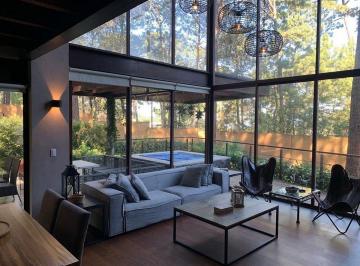 148a4a277c41fa0faf3cc4f356657b3b18028747d017f13bf33d9a18b8d962b0 · Se Vende Casa en Punta Arbolada, Valle de Bravo, Edo. de México.