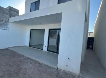Casa · 160m² · 3 Recámaras · 2 Estacionamientos · Casa Cerrada con Amenidades