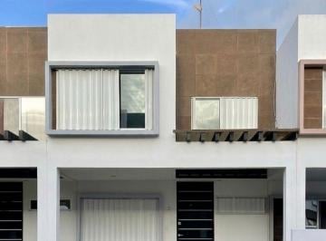 Casa de 3 habitaciones, Cancún · Amplia Casa en Renta de 3 Habitaciones en Jardines del Sur 4!
