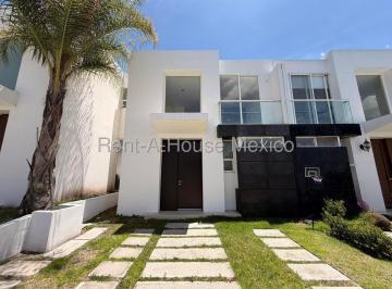 Casa · 140m² · 3 Recámaras · 2 Estacionamientos · Casa en Venta · El Refugio, Querétaro · 3 Recámaras