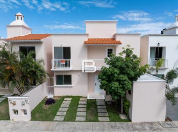 Casa · 221m² · 4 Recámaras · Casa en Venta Las Torres Cancún