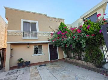 Casa de 3 habitaciones, Saltillo · ¡Casa Amueblada en Renta en Fraccionamiento San Rafael!