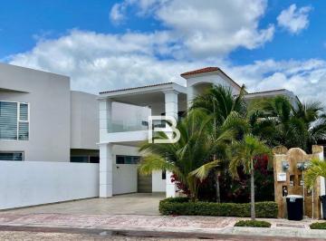 Casa · 393m² · 3 Recámaras · 2 Estacionamientos · Casa en Venta en Lagos del Sol Cancun