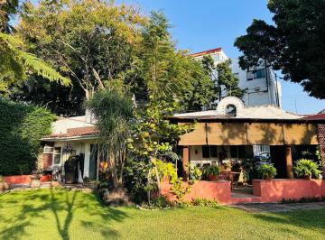Casa · 144m² · 2 Estacionamientos · Inmueble con Ubicación Comercial y Uso de Suelo Mixto Cuernavaca