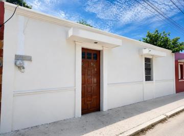 Casa de 4 habitaciones, Mérida · Casa en El Centro, con Gran Potencial Para Casa Habitación U Oficinas.