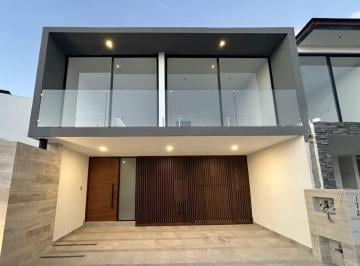 Casa · 261m² · 3 Recámaras · 2 Estacionamientos · Casa Nueva en Venta Fracc. Mayorazgo