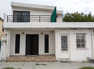 Casa · 224m² · 3 Recámaras · Casa en Paseo de Los Nogales Santa Rosa
