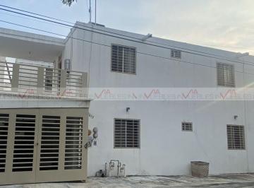 Casa · 220m² · 4 Recámaras · 1 Estacionamiento · Casa en Renta en La Florida