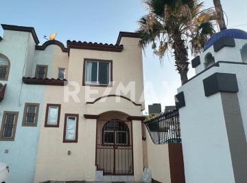 Casa en condominio · 124m² · 4 Recámaras · 2 Estacionamientos · Casa en Renta en Privada Begonias Jardines de Agua Caliente - (4)