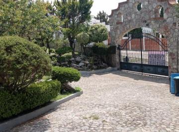 Casa · 1370m² · 4 Recámaras · 7 Estacionamientos · Casa en Venta - (4)