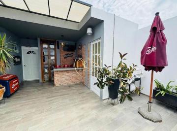 Casa · 200m² · 4 Recámaras · 1 Estacionamiento · Casa en Venta Rosa Linda Celaya