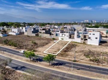 Terreno / Lote , Puerto Vallarta · Terreno en Av de Uso Mixto