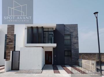 Casa · 165m² · 3 Recámaras · 2 Estacionamientos · Casa en Venta