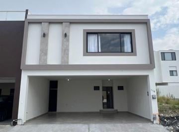 Casa de 3 habitaciones, García · Casa en Renta en Santoral II