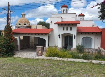 Casa · 200m² · 3 Recámaras · 2 Estacionamientos · Casa - Villa de Los Frailes