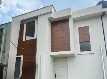 Casa 110m² Venta · Se Vende Casa en Villas Santin 1,300,000 Unicamente Contado