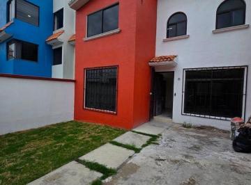 Casa 120m² Renta · Ubicación Estratégica a Solo 5 Minutos de Ciudad Universitaria Uaeméx, con Rápido Acceso a Paseo Tol