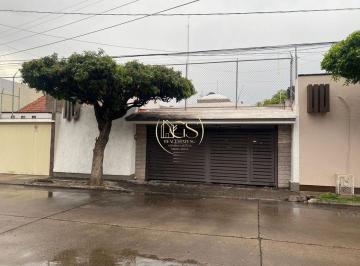 Casa · 220m² · 3 Recámaras · 2 Estacionamientos · Casa en Venta La Suiza Celaya