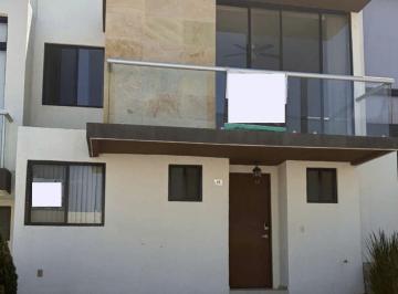 Casa de 4 habitaciones, El Marqués · Casa 4 Recamaras, Jardín, Bodega, Alberca, Co - Working, Juegos, Amenidades