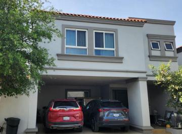 Casa · 260m² · 3 Recámaras · 2 Estacionamientos · Renta Casa de 260 m² en Vistancia Residencial - Carretera Nacional en Monterrey - Fracc. Privado