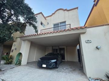 Casa · 180m² · 3 Recámaras · 2 Estacionamientos · Apv Casa en Renta en Hacienda Las Fuentes, San Nicolas de Los Garza Nl