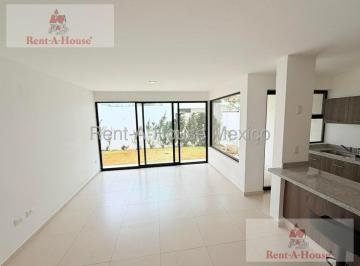Casa · 155m² · 3 Recámaras · 3 Estacionamientos · Casa en Renta en Zakia 26 - 3305.