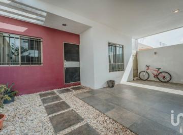 Casa · 162m² · 3 Recámaras · 2 Estacionamientos · Casa en Venta Al Norte de Mérida, Yucatán.