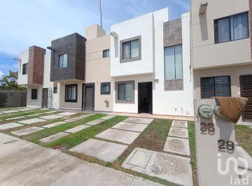 Casa · 70m² · 2 Recámaras · 2 Estacionamientos · Casa en Venta en Rinconada Valmar, El Marqués, Querétaro