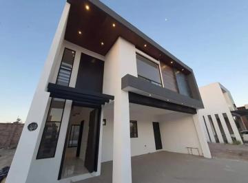 1 · Casa en Venta en Altozano en Gómez Palacio, Durango
