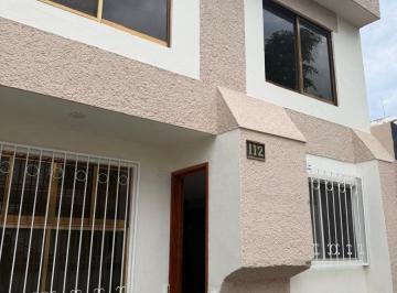 Casa de 4 habitaciones, Querétaro · Casa Renta Céntrica con Recámara en Pb