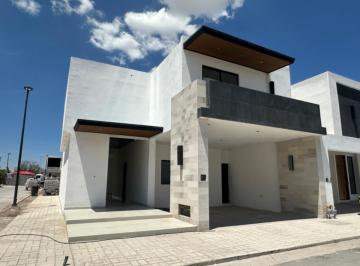1 · Casa en Venta Primer Sector de Viñedos, Torreón