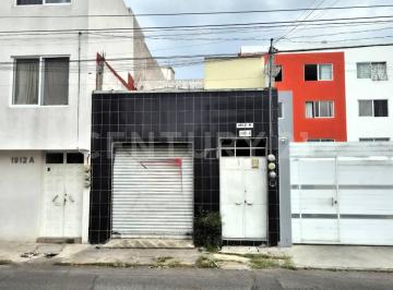Casa · 245m² · 9 Recámaras · 1 Estacionamiento · Propiedad en Venta | 9 Minidepartamentos + Local Cerca de Upaep Santiago