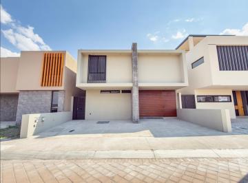 Casa de 4 habitaciones, El Marqués · Casa en Renta y Venta en Valle del Campanario
