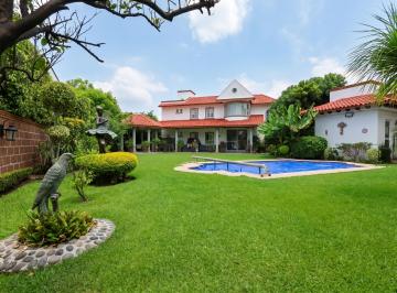 Casa de 5 habitaciones, Jiutepec · Elegante Casa Esquinada en Kluster Sumiya | 1,000 m² de Terreno