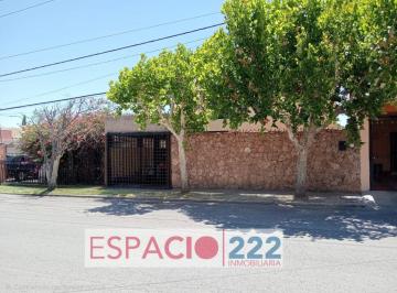 Casa de 3 habitaciones, Chihuahua · En Venta Casa Grande en Col. Guadalupe (Excelente Ubicación) $3'650,000