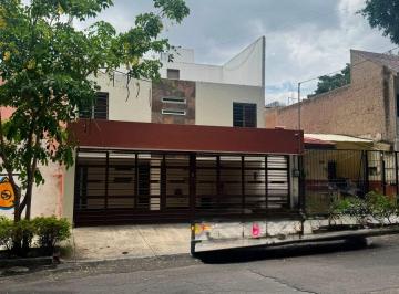 Casa de 4 habitaciones, Guadalajara · Casa en Venta Jardines del Rosario, Guadalajara Jalisco