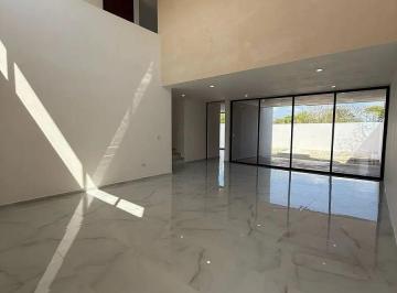 1 · Casa en Venta en Temozon Norte Merida