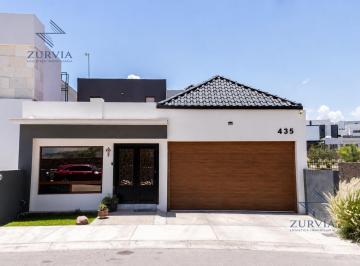 Casa · 313m² · 4 Recámaras · 2 Estacionamientos · Casa en Fraccionamiento Bosque Real