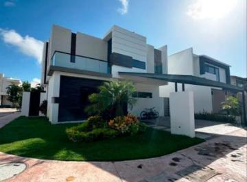 Casa · 314m² · 4 Recámaras · 2 Estacionamientos · Lagos del Sol: Casa en Esquina con Paneles Solares / Corner Lot With Solar Panels